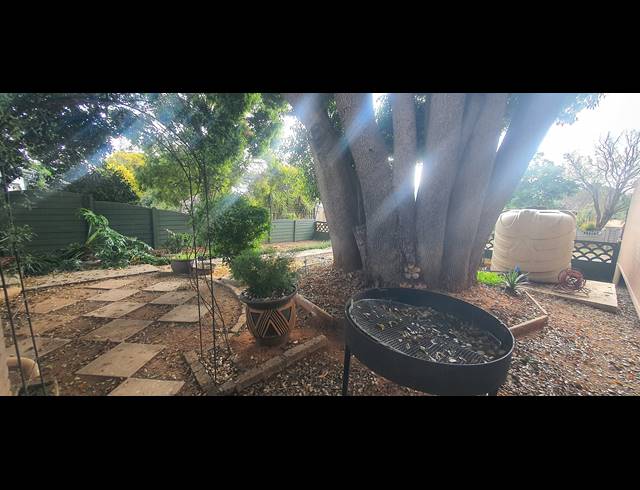 1 BEDROOM FLAT TO LET IN HEIDELBERG CENTRAL